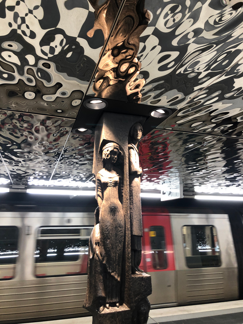 Holzfigur