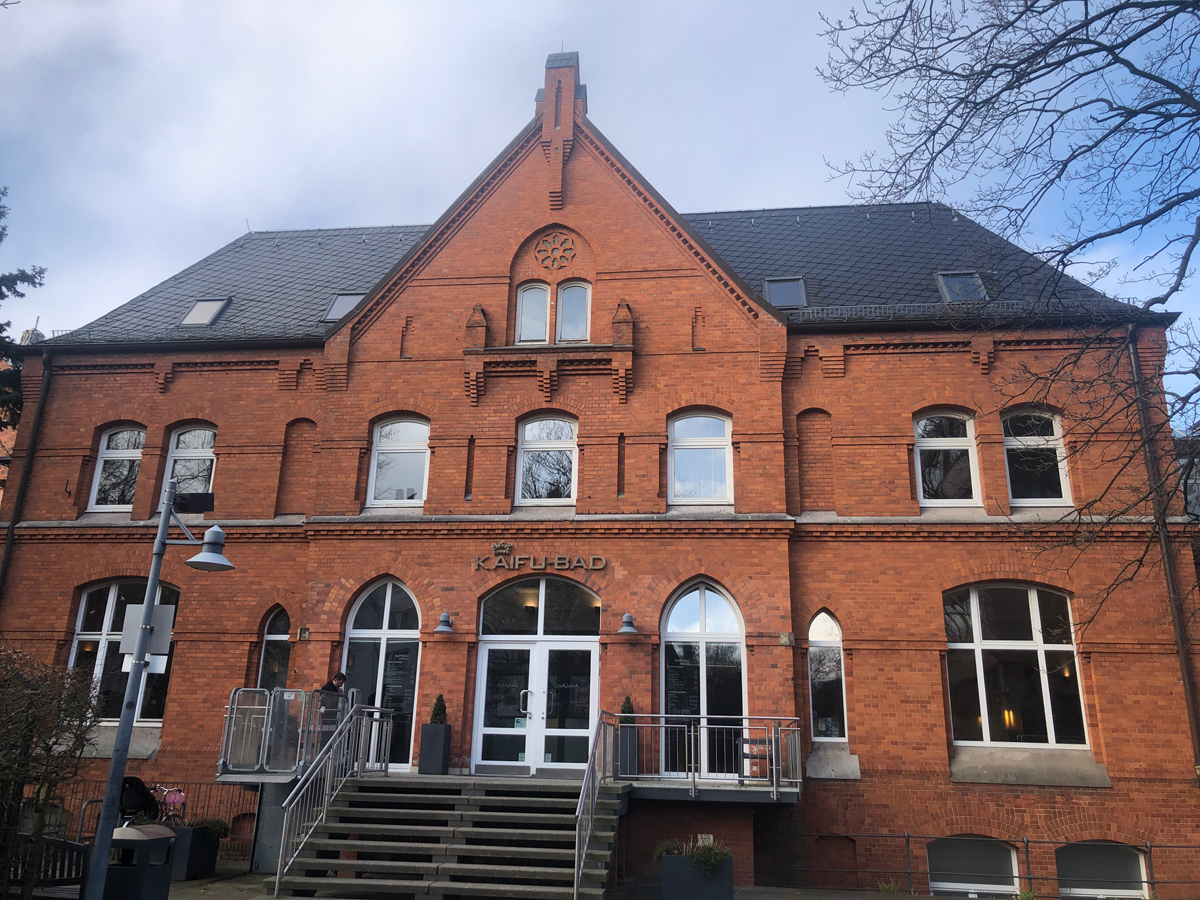 Gebüde mit Klinkerfassade