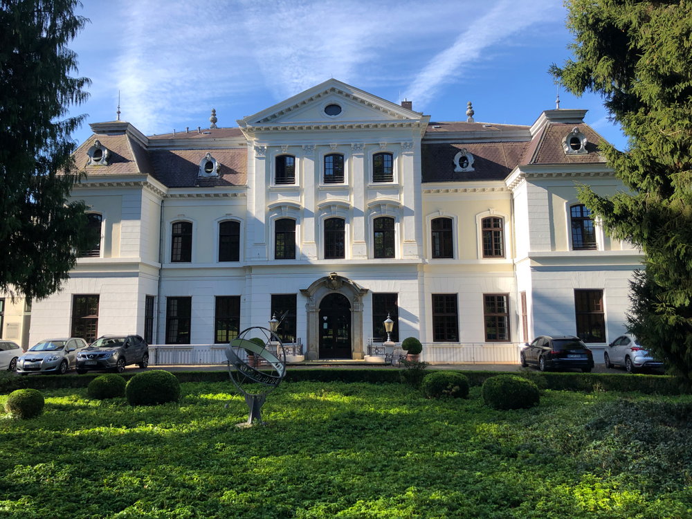 weißes Gutshaus