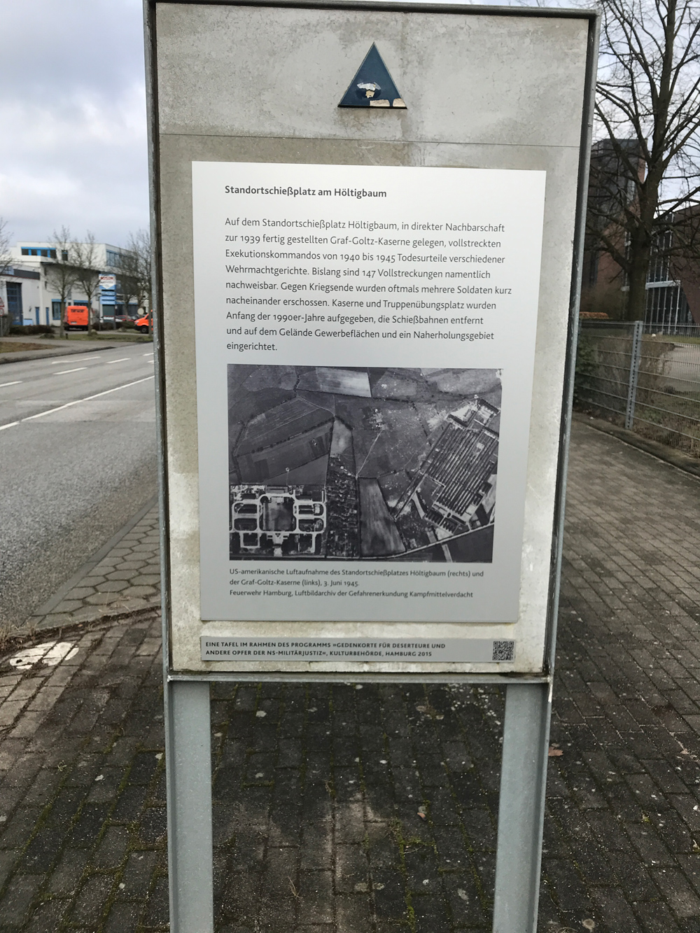 Infotafel auf dem Fußweg