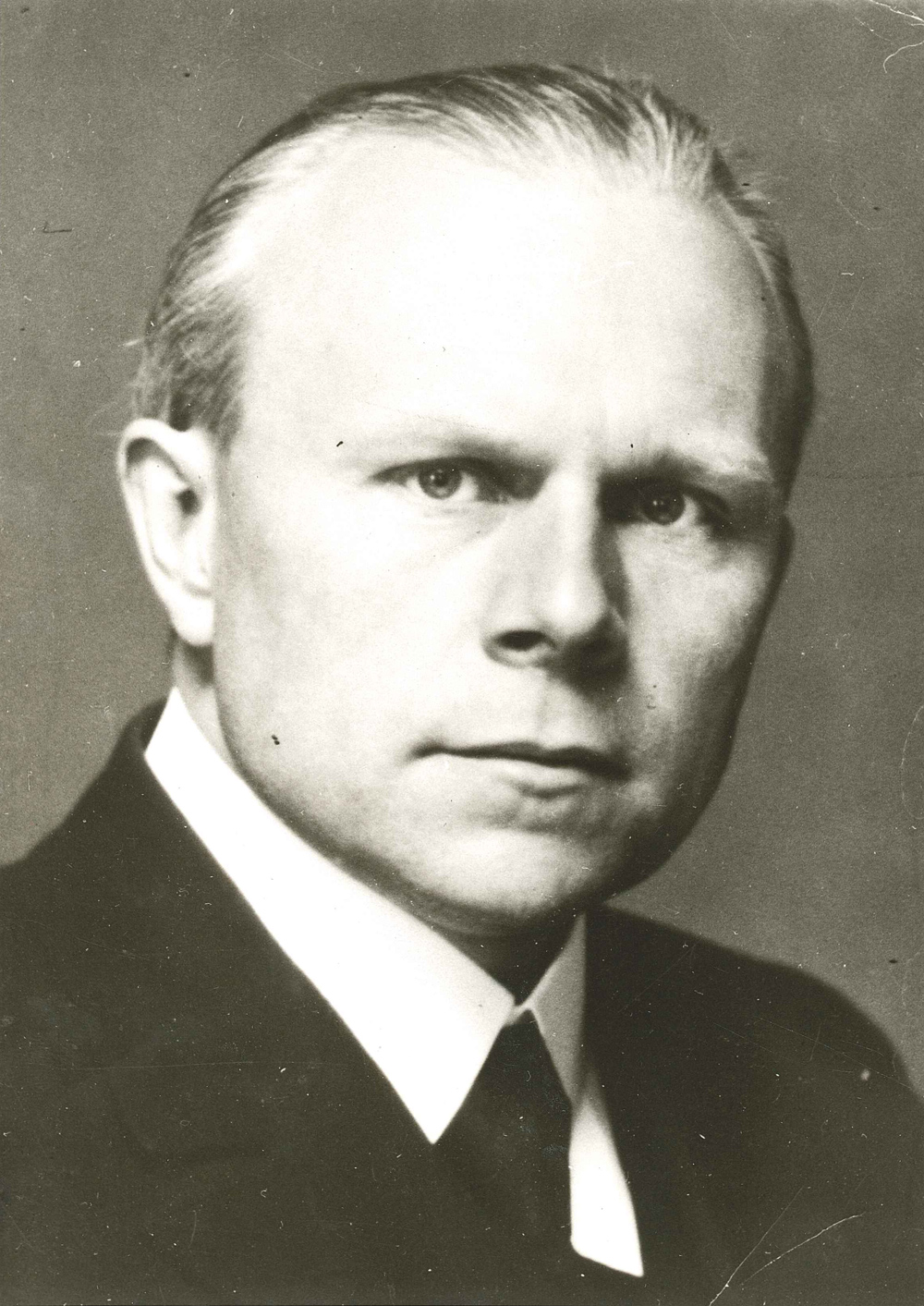 Portraitfoto eines mittelalten Mannes