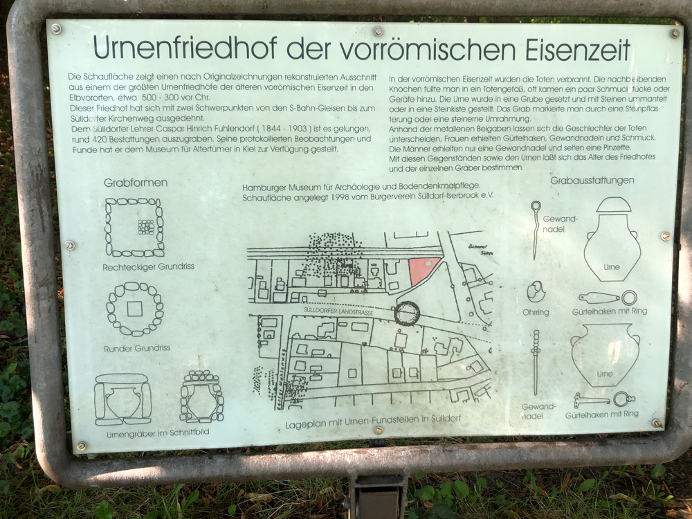 0833 Fuhlendorf Urnengrab Tafel